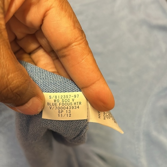 Banana Republic Long Sleeved V-Neck Sweater Men’s Blue Size XL Silk Cashmere - Picture 6 of 9